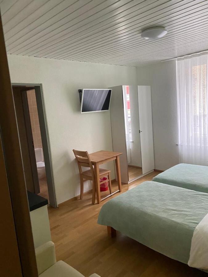 Studios With Kitchenette Birsfelden Exterior photo